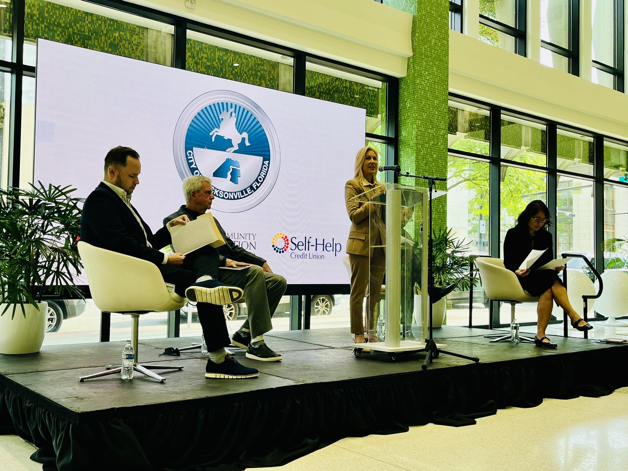 La alcaldesa Deegan anuncia el inicio del nuevo Fondo de Vivienda Asequible de Jacksonville La alcaldesa Deegan anuncia el inicio del nuevo Fondo de Vivienda Asequible de Jacksonville