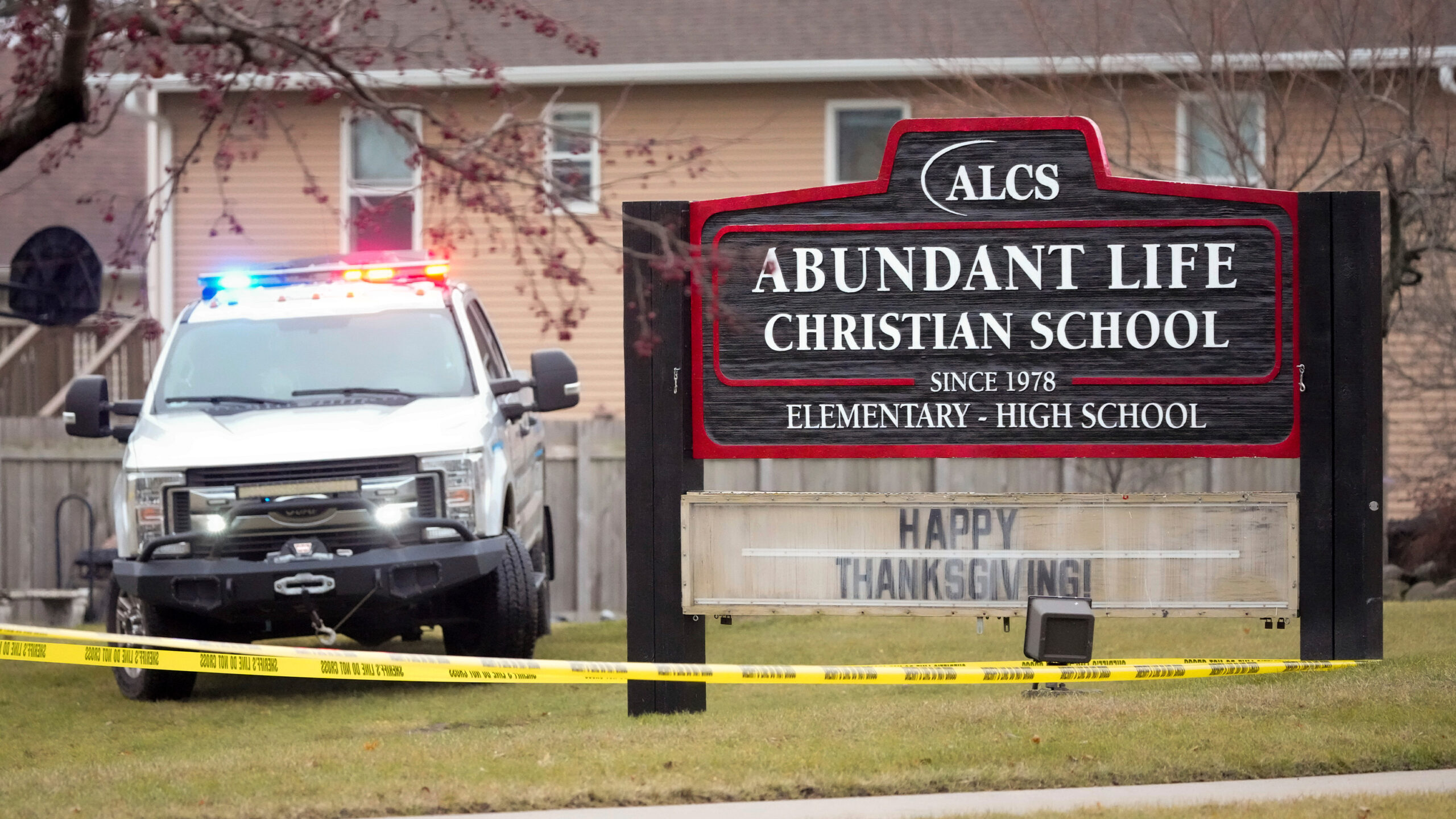Tiroteo en una escuela de Wisconsin deja al menos tres muertos y varios heridos Tiroteo en una escuela de Wisconsin deja al menos tres muertos y varios heridos