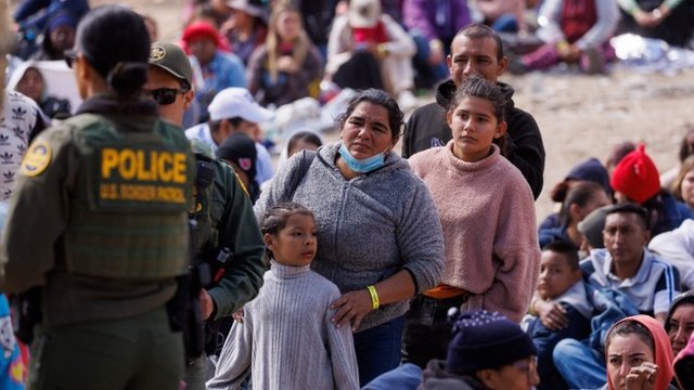 Tom Homan anuncia que restituirá la detención de familias migrantes