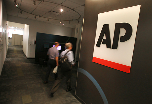 Medios estadounidenses piden al gobierno de Trump que levante veto a la agencia AP Medios estadounidenses piden al gobierno de Trump que levante veto a la agencia AP