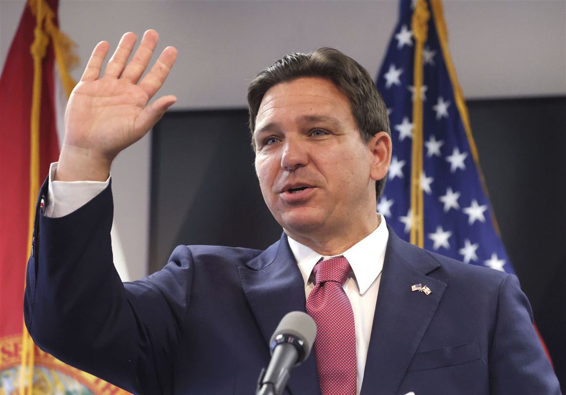 DeSantis firmó un conjunto de leyes migratorias que incluyen la pena de muerte para inmigrantes indocumentados condenados por delitos graves DeSantis firmó un conjunto de leyes migratorias que incluyen la pena de muerte para inmigrantes indocumentados condenados por delitos graves