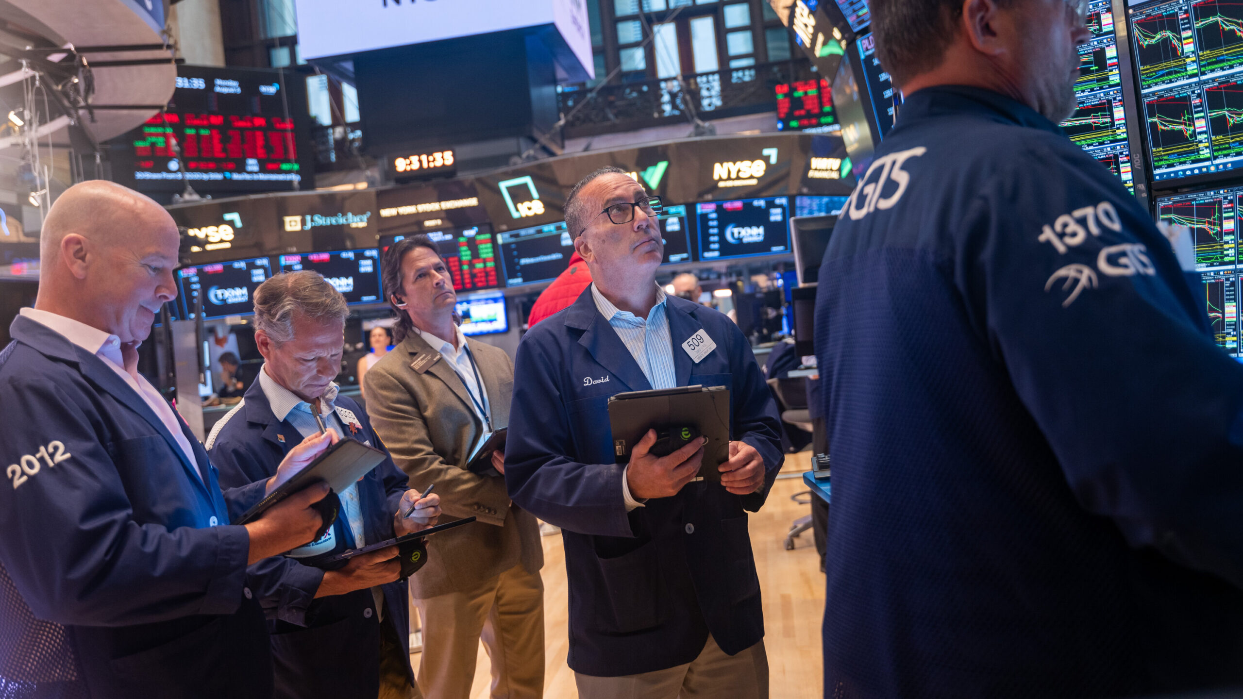 La bolsa cae el 1,57 % tras los nuevos aranceles anunciados por Trump a Canadá La bolsa cae el 1,57 % tras los nuevos aranceles anunciados por Trump a Canadá