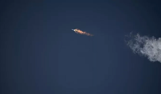 Explosión del cohete Starship de SpaceX obligó el cierre de aeropuertos de Florida por los escombros
