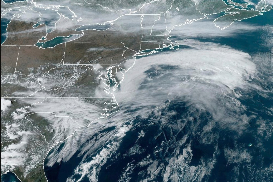 Un sistema de tormentas que se extiende por EEUU amenaza con provocar tornados, ventiscas y hasta incendios forestales en diferentes regiones Un sistema de tormentas que se extiende por EEUU amenaza con provocar tornados, ventiscas y hasta incendios forestales en diferentes regiones