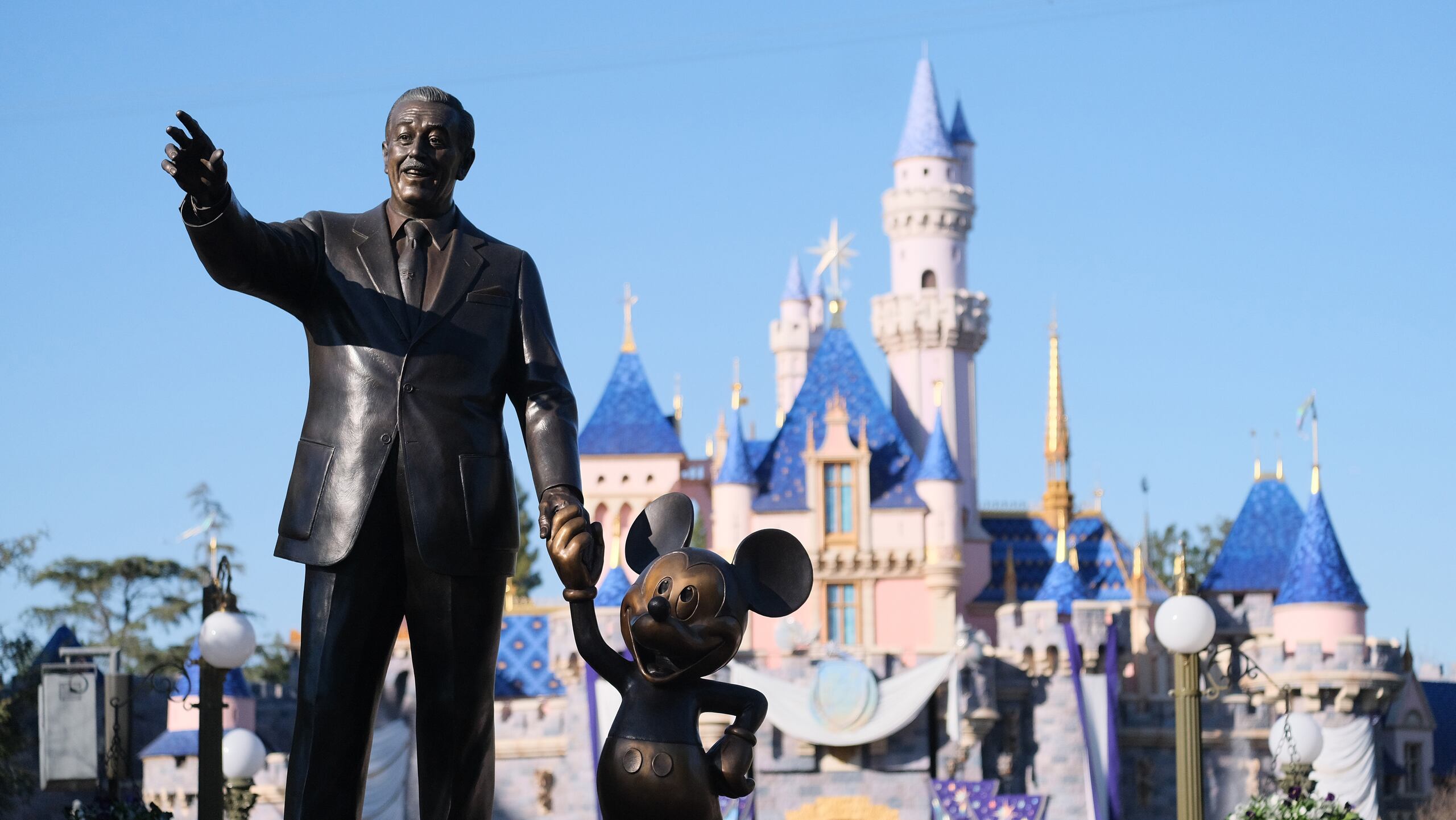Walt Disney despedirá a trabajadores venezolanos con TPS por fallo de la Corte Suprema