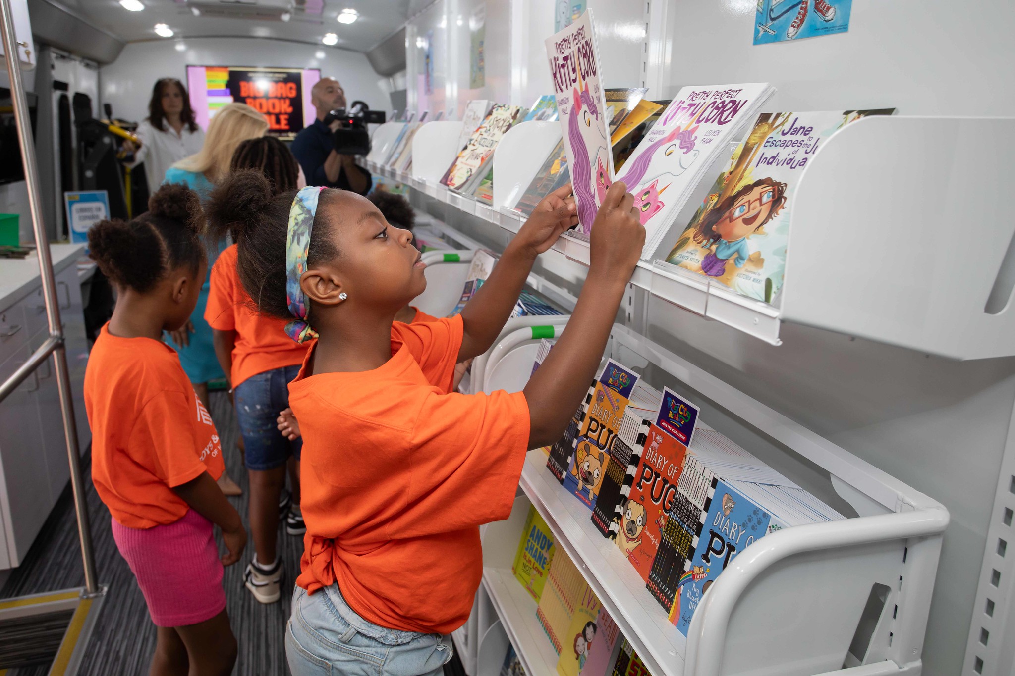 Los niños de 4 años de Jacksonville recibirán un libro gratis cada mes a través del Club de Lectura del Alcalde Los niños de 4 años de Jacksonville recibirán un libro gratis cada mes a través del Club de Lectura del Alcalde