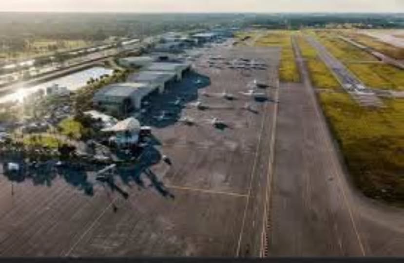 Proyecto para cambio de nombre de los aeropuertos en la Florida
