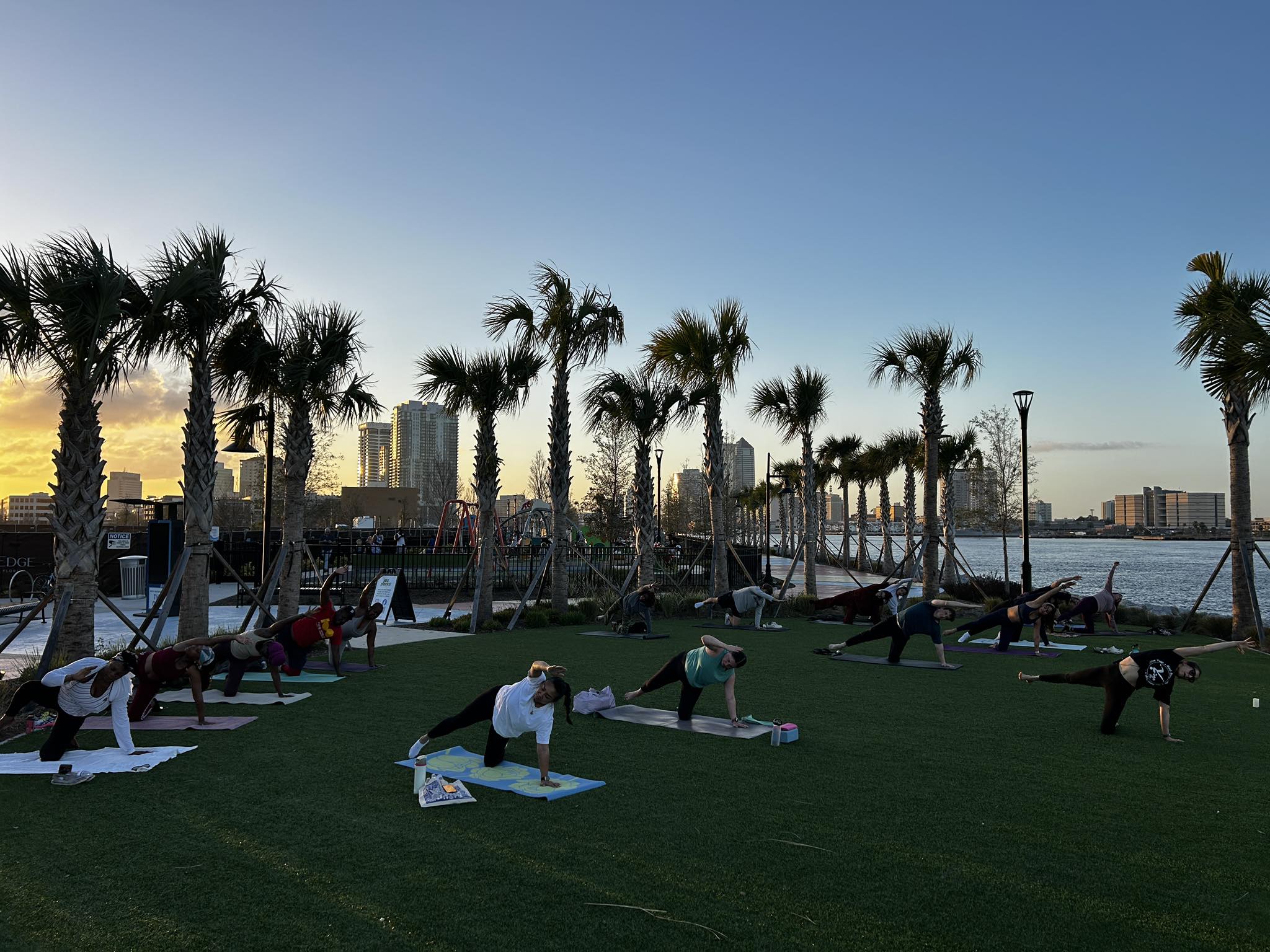 Miércoles de Yoga gratis en RiversEdge