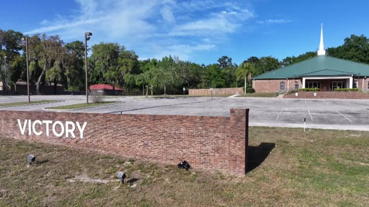 El pastor de Victory Church y su esposa renuncian en medio de preocupaciones sobre acusaciones de mala conducta