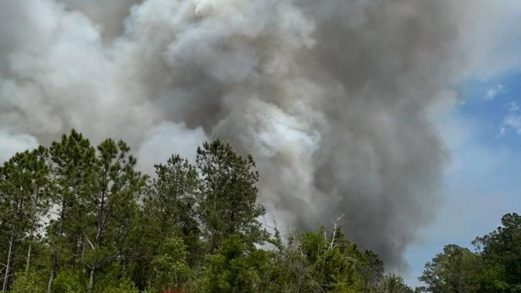 Un incendio de 700 acres arde al norte de Bostwick en el condado de Putnam, dicen las autoridades