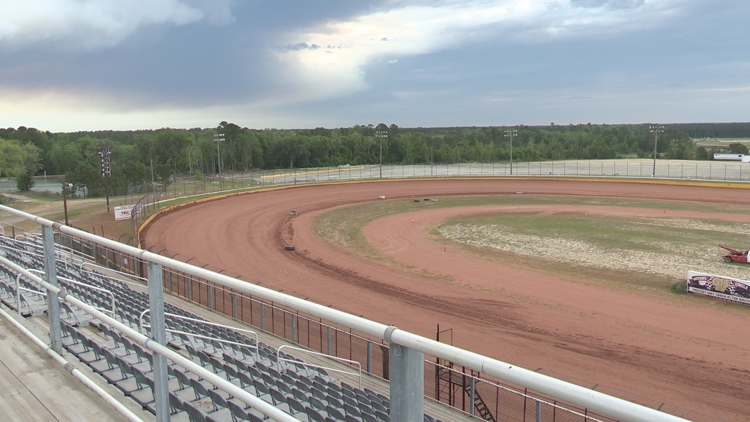 Golden Isle Speedway se prepara mientras las evacuaciones por incendio de la autopista 82 se extienden hacia el condado de Glynn