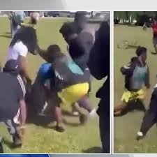 10 ADOLESCENTES ENFRENTAN CARGOS TRAS GOLPIZA A HOMBRE QUE INTENTÓ DETENER PELEA EN JACKSONVILLE