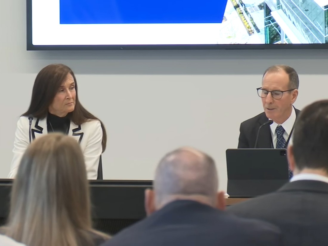 ESCALA LA CRISIS EN JEA: CONCEJO DE JACKSONVILLE APRUEBA CITACIONES CONTRA ALTOS EJECUTIVOS
