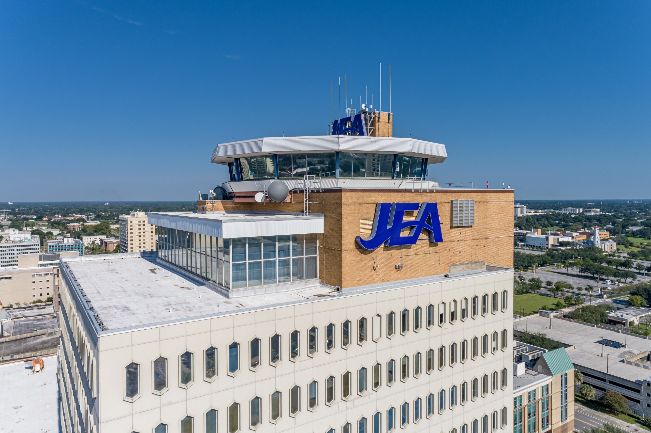ANTIGUA SEDE DE JEA PODRÍA CONVERTIRSE EN APARTAMENTOS EN EL CENTRO DE JACKSONVILLE