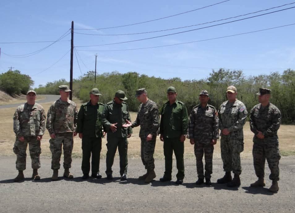PUBLICAN IMÀGENES QUE CORROBORAN LO QUE YA HABIAMOS PUBLICADO EN VIDEO : GENERALES DE EE.UU. Y CUBA NEGOCIAN EN GUANTÁNAMO 