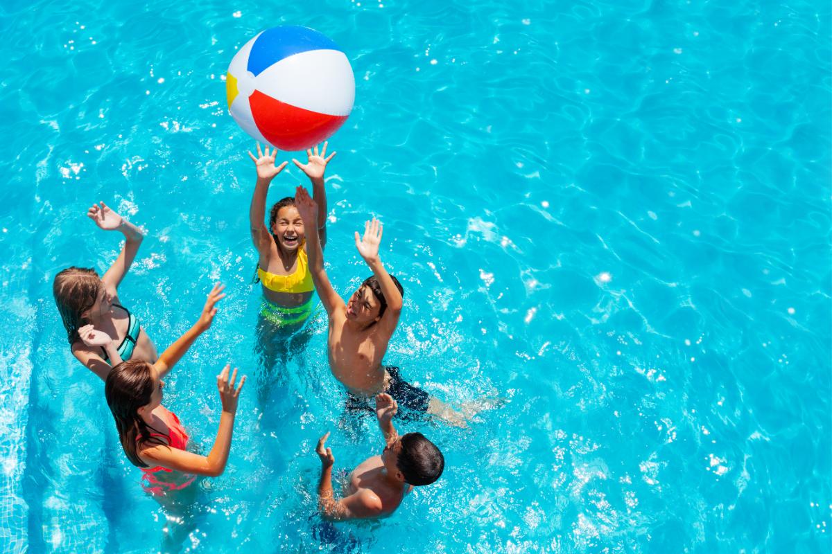 VERANO SEGURO EN JACKSONVILLE: ALCALDÍA INAUGURA TEMPORADA CON APERTURA RÉCORD DE 30 PISCINAS PÚBLICAS Y LANZA PLAN DE SEGURIDAD «LEARN-TO-SWIM» JACKSONVILLE, FL