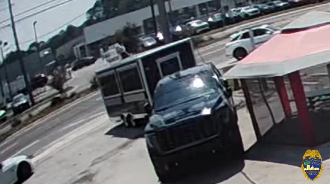 MUJER CAPTADA EN VIDEO EN BLANDING BLVD YA FUE LOCALIZADA MUJER CAPTADA EN VIDEO EN BLANDING BLVD YA FUE LOCALIZADA