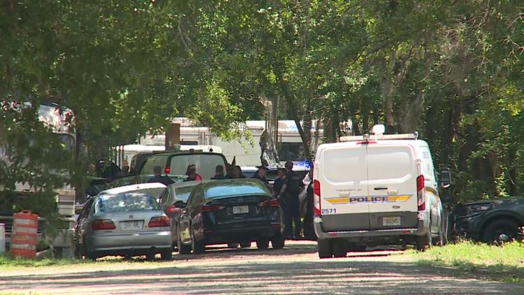 Hombre encontrado asesinado a tiros en Normandy Boulevard, dice JSO
