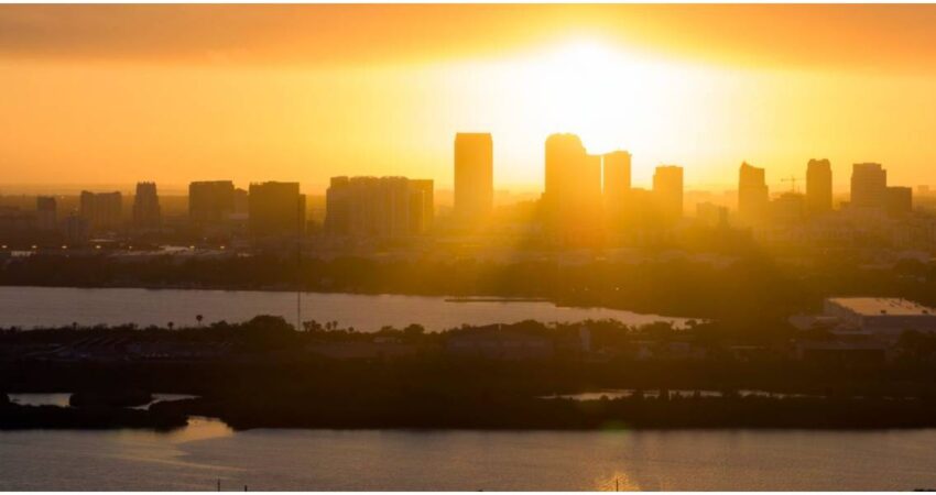 ALERTA POR CALOR EXTREMO EN FLORIDA: SUSPENDEN ACTIVIDADES AL AIRE LIBRE EN ESCUELAS ALERTA POR CALOR EXTREMO EN FLORIDA: SUSPENDEN ACTIVIDADES AL AIRE LIBRE EN ESCUELAS