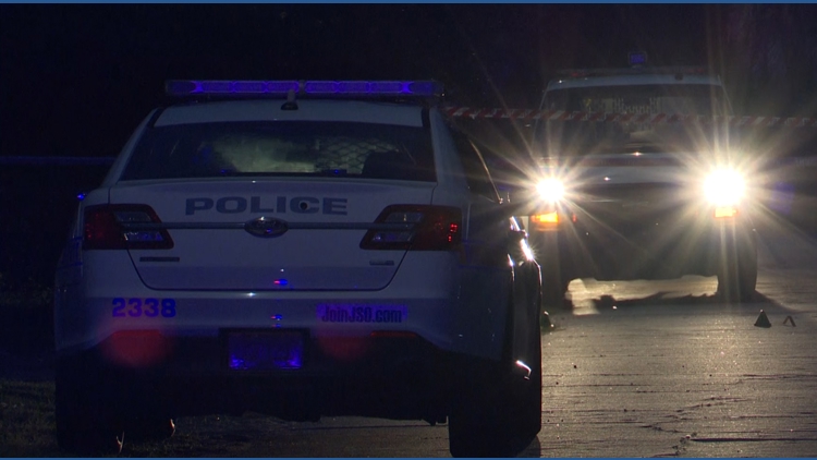 Persona muerta en tiroteo en Mayfair Road en Jacksonville