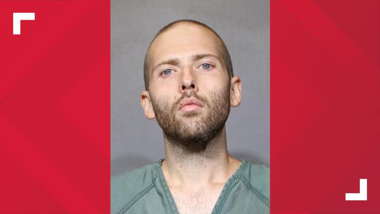 Informes de JSO: un hombre atrajo al menos a 4 mujeres al condominio de Baymeadows antes de agredirlas sexualmente