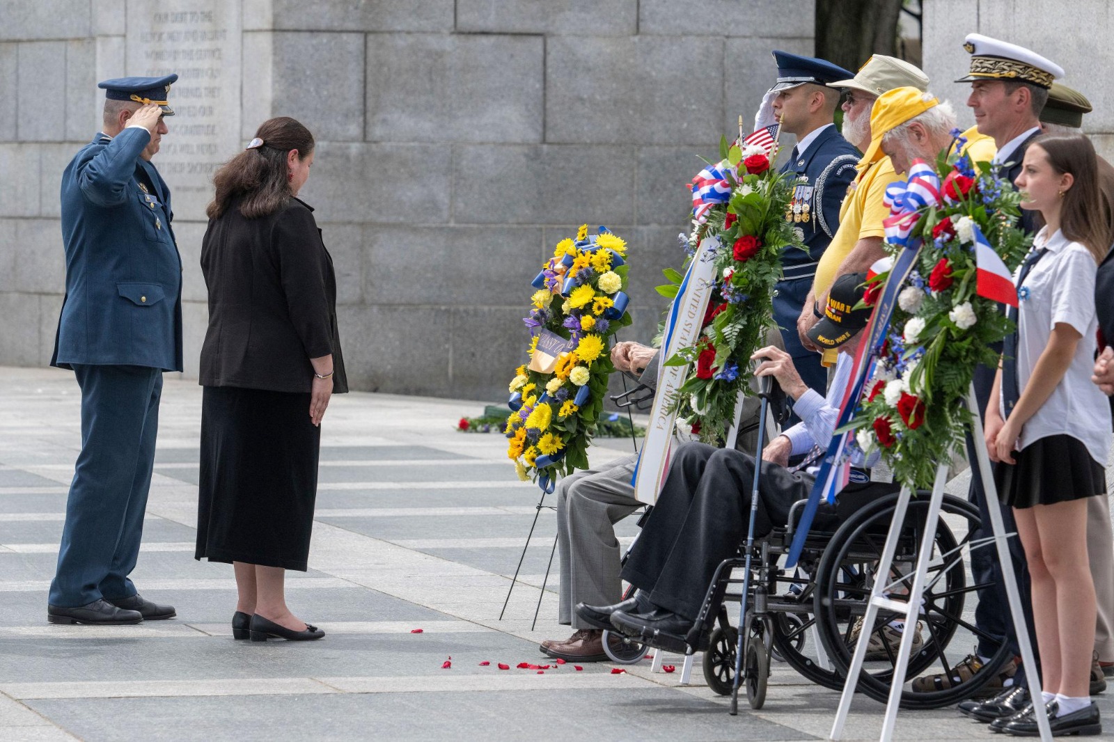 ST. JOHNS COUNTY DECLARA DÍA OFICIAL PARA DOS VETERANOS DE LA SEGUNDA GUERRA MUNDIAL