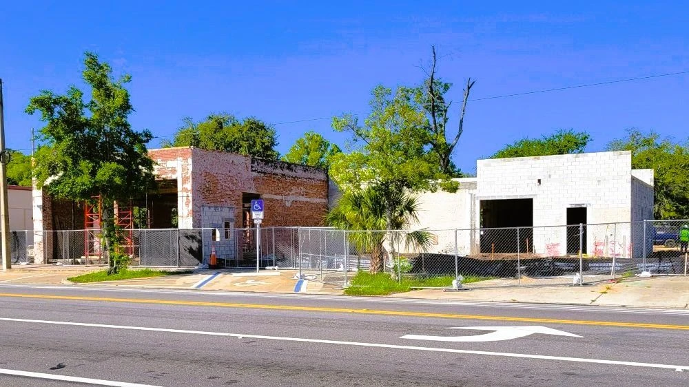 Un tributo a Edgewood Bakery: la cooperativa de crédito trae otro panadero al sitio
