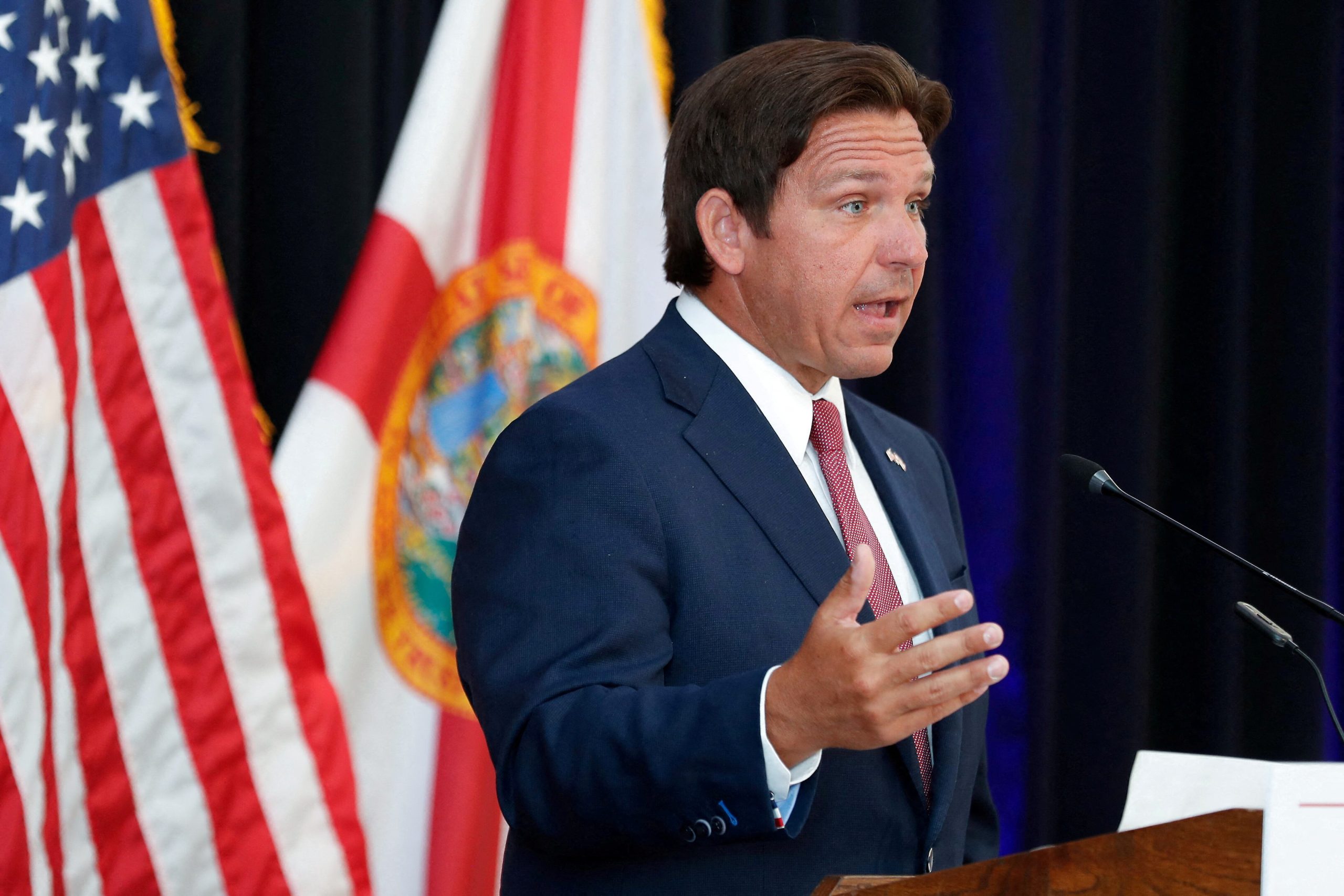 EL GOBERNADOR RON DESANTIS APRUEBA 14 NUEVAS LEYES QUE CAMBIARÁN LAS REGLAS DEL JUEGO DESDE ESTE 1 DE JULIO
