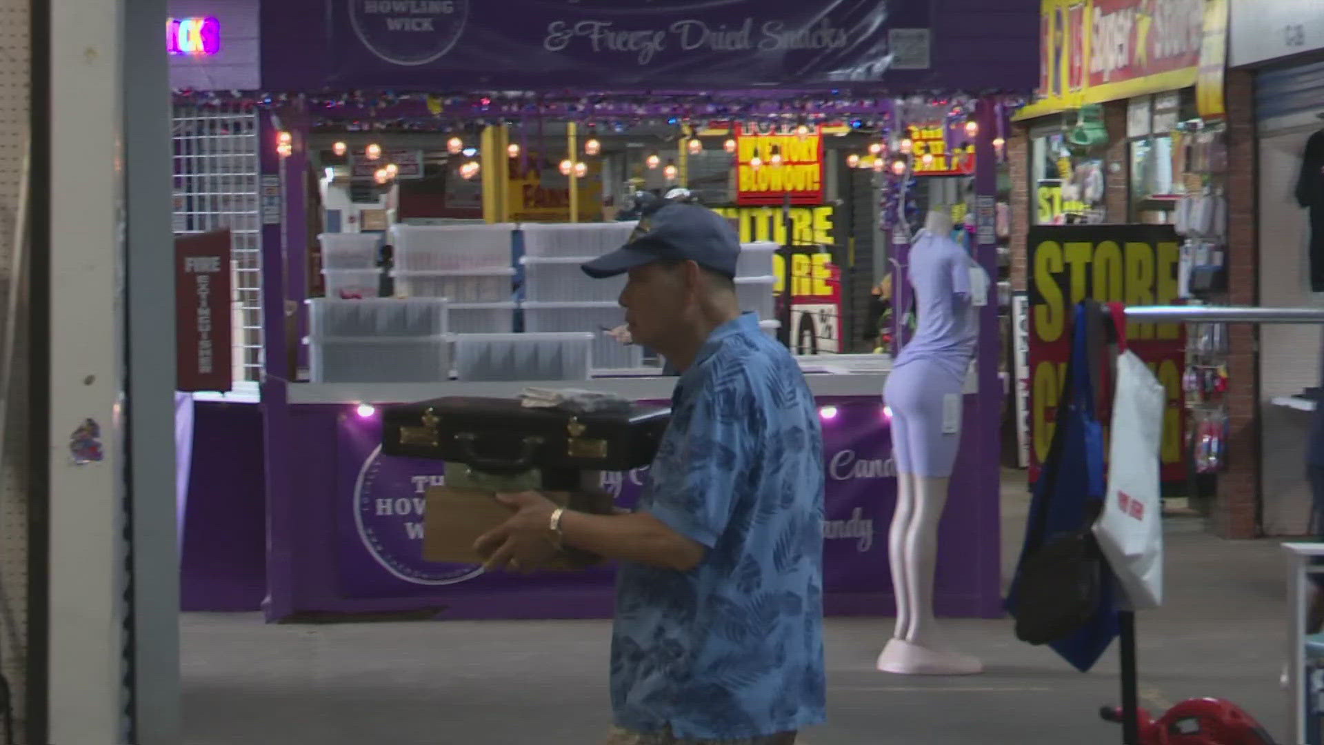 CIERRA EL HISTÓRICO PECAN PARK FLEA MARKET TRAS MÁS DE 40 AÑOS