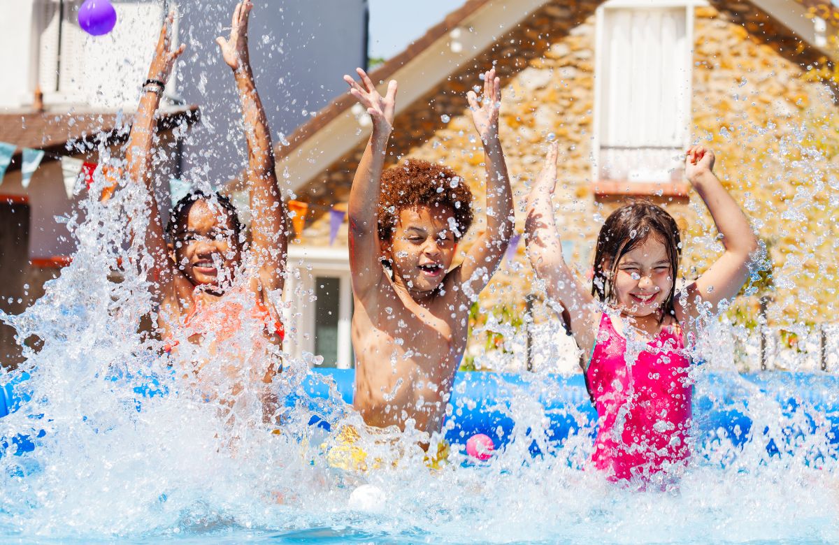 VERANO SEGURO EN JACKSONVILLE: ALCALDÍA INAUGURA TEMPORADA CON APERTURA RÉCORD DE 30 PISCINAS PÚBLICAS Y LANZA PLAN DE SEGURIDAD «LEARN-TO-SWIM» JACKSONVILLE, FL