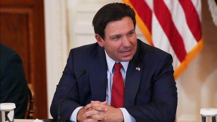 El gobernador DeSantis ejerce una fuerte pluma de veto y firma el presupuesto estatal final de su mandato