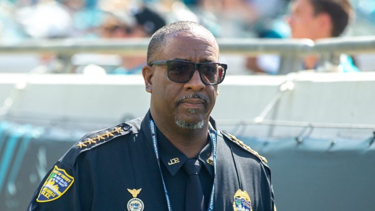 ALGUACIL T.K. WATERS ENCABEZARÁ CAMINATA DE SEGURIDAD VECINAL ESTE SÁBADO EN TURTLE CREEK