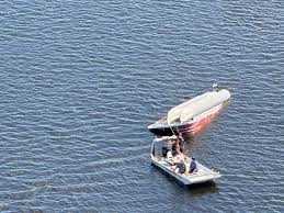 ¡CHOQUE ENTRE LANCHAS DE LA POLICÍA EN EL RÍO ST. JOHNS!JACKSONVILLE,HOY