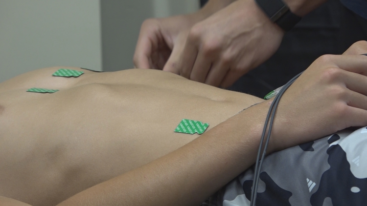 Se realizan exámenes de electrocardiograma gratuitos a estudiantes-atletas en FSCJ, ya que la ley de Florida que los exige entrará en vigencia