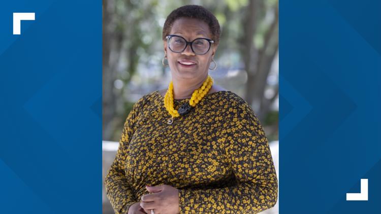 Palatka nombra a Cynthia Curry para reemplazar a la administradora municipal despedida