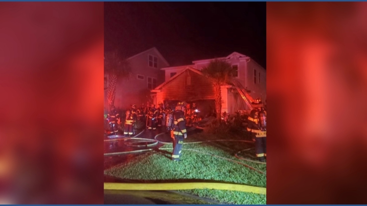 ‘Más que agradecida’: una familia del condado de St. Johns escapa del incendio de su casa provocado por la carga de la batería de una bicicleta eléctrica