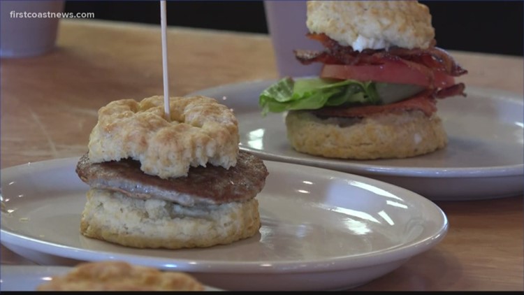 Cracker Barrel vende Maple Street Biscuit Co.; 16 ubicaciones para cerrar