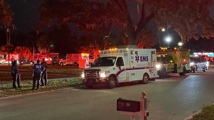 Más de 150 residentes fueron evacuados después del colapso parcial del techo en un centro de vida asistida de Bradenton