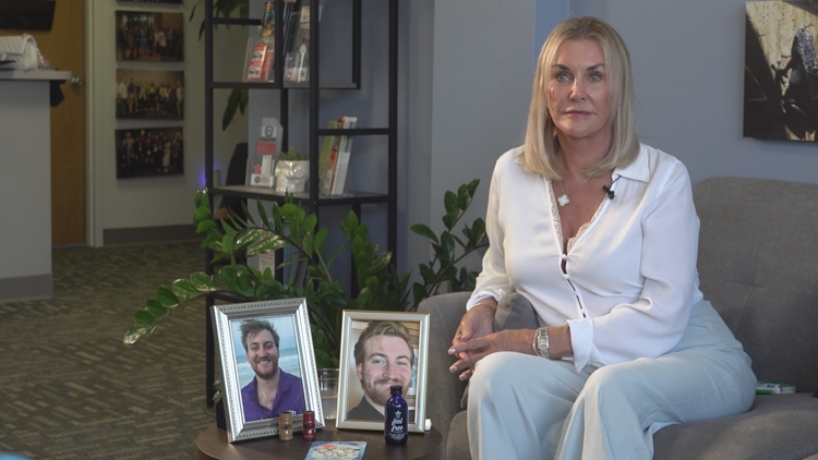 Madre de Jacksonville convierte la muerte de su hijo en un documental y advierte sobre los peligros del kratom y el 7-OH