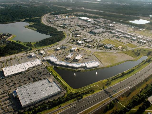 ST. JOHNS EVALÚA MODIFICAR EL USO DE 51 ACRES PARA MEJORAR SERVICIOS PÚBLICOS