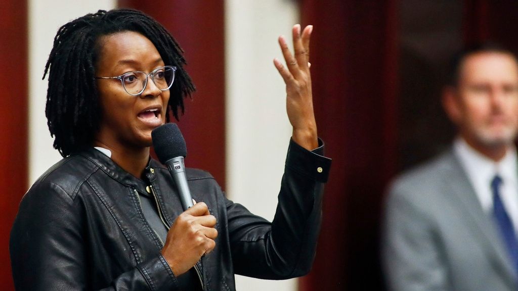 FUERTE RESPALDO EN DUVAL PARA ANGIE NIXON PESE A BAJA PARTICIPACIÓN FUERTE RESPALDO EN DUVAL PARA ANGIE NIXON PESE A BAJA PARTICIPACIÓN