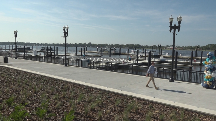 Prepárate para ‘navegar’; Líderes de Jacksonville cortaron la cinta en Met Park Marina