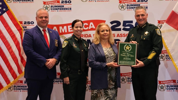 ‘Realmente me siento honrado’: Defensor de víctimas del condado de Clay nombrado Civil del Año de Florida