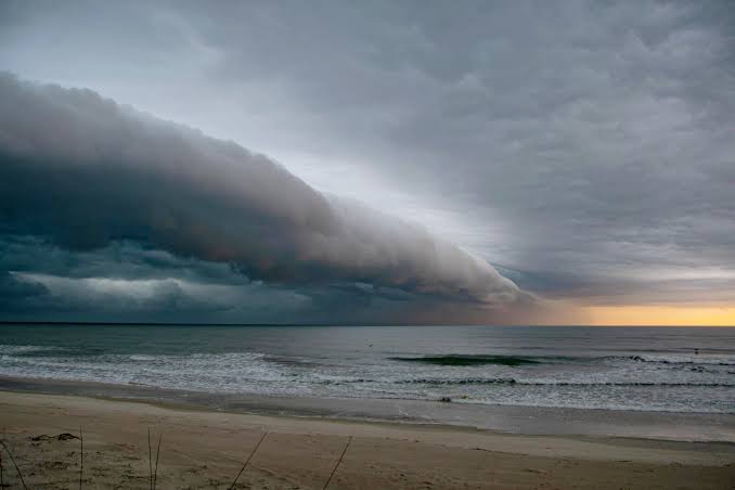 CLIMA JAX: ALERTAN POR LLUVIAS INTENSAS Y RIESGO DE INUNDACIONES LOCALES