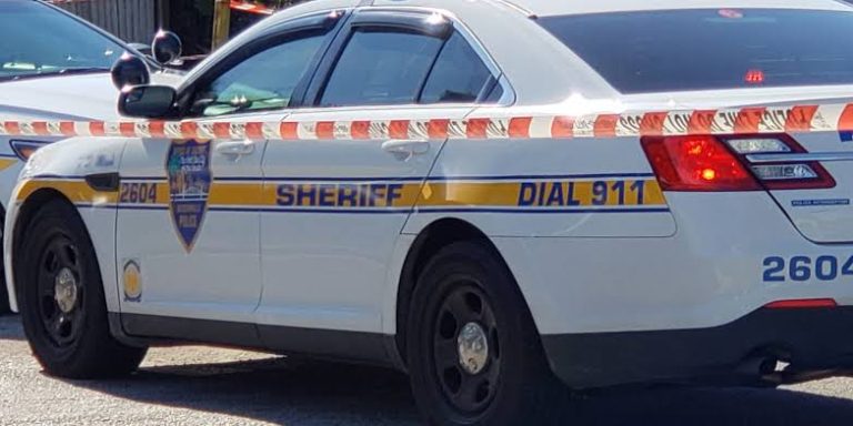 TIROTEO EN EL LADO OESTE DE JACKSONVILLE DEJA A UN HOMBRE HERIDO TRAS DISPUTA POR EXPAREJA