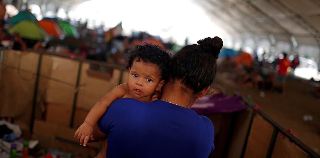 ICE DESTINA .1 MILLONES A PRUEBAS RÁPIDAS DE ADN PARA VERIFICAR FAMILIAS INMIGRANTES