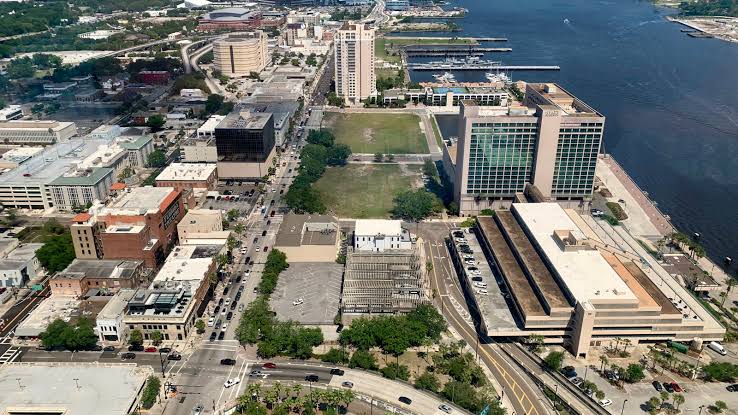 DESARROLLO URBANO: JWB REAL ESTATE INICIA LA CONSTRUCCIÓN DE TRES COMPLEJOS DE VIVIENDAS ASEQUIBLES EN ARLINGTON Y LA ZONA OESTE