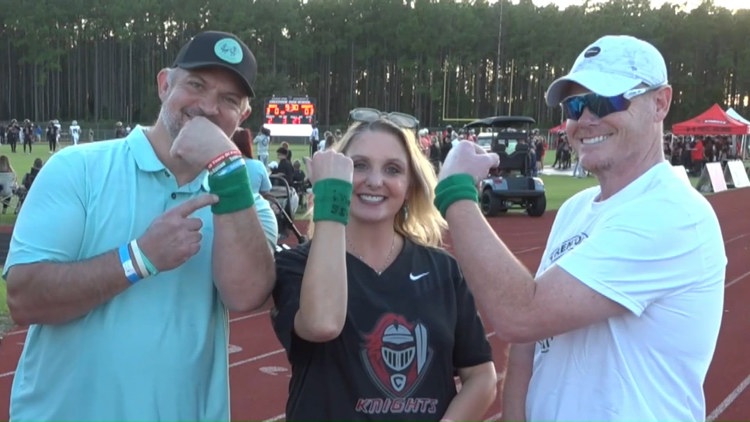 Families honor Tristyn Bailey, Trenton Stewart at St. Johns County football game
