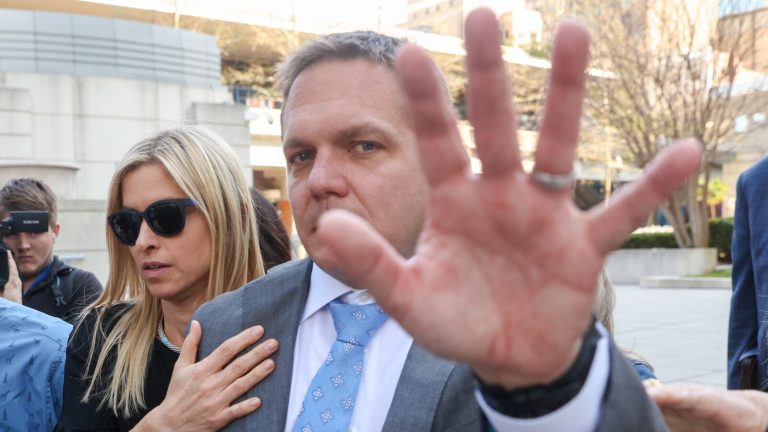 EX-CEO DE JEA AARON ZAHN ES LIBERADO TRAS 20 MESES EN PRISIÓN