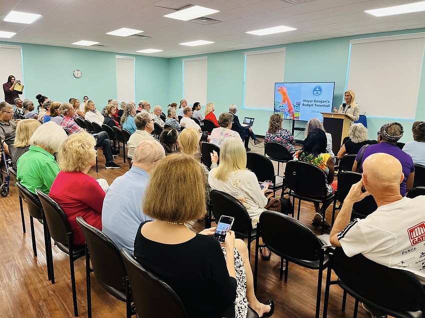 PARTICIPACIÓN CIUDADANA: REUNIONES CLAVE ESTA TARDE EN EL NORESTE DE FLORIDA